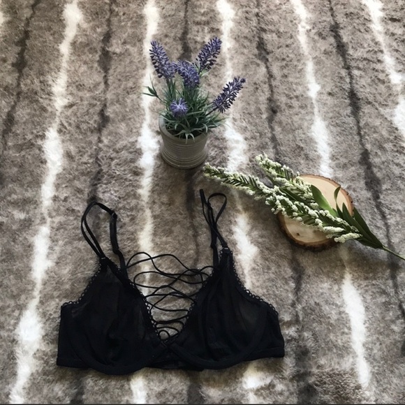 Black bralette - Picture 2 of 6